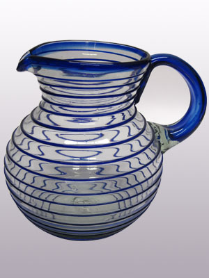 VIDRIO SOPLADO al Mayoreo / Jarra de vidrio soplado con espiral azul cobalto / Clásica con un toque moderno, ésta jarra está adornada con una preciosa espiral azul cobalto.
